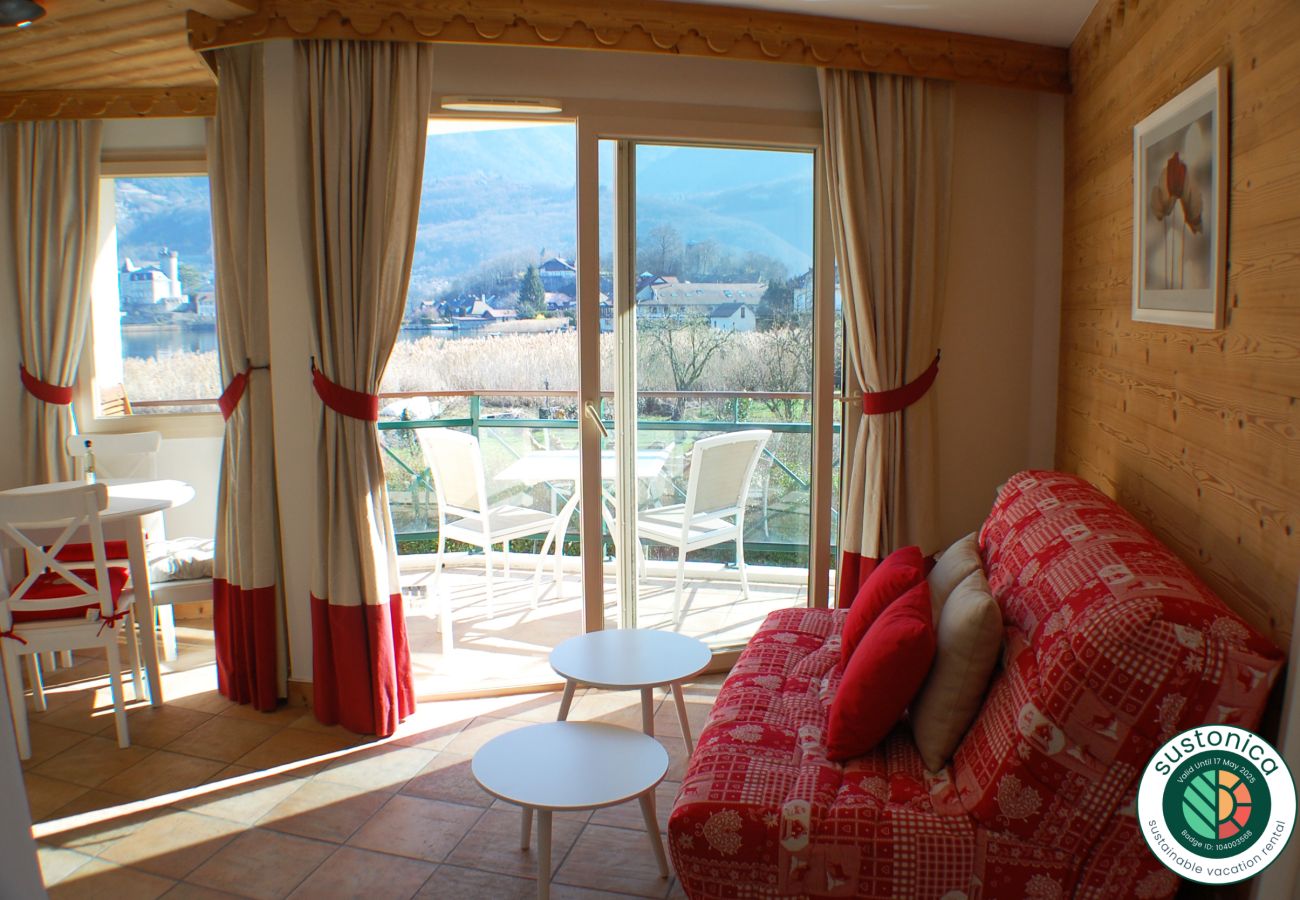 Rent flat lakeside annessi, hotel with mountain view, flat for rent near shops, French alps 