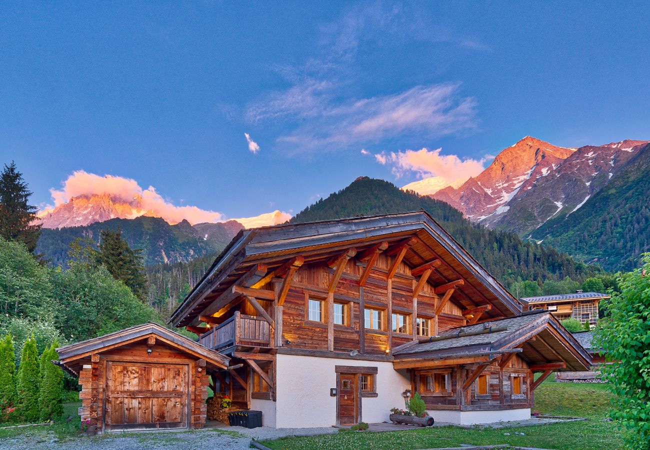 Beautiful chalet with stunning back drop