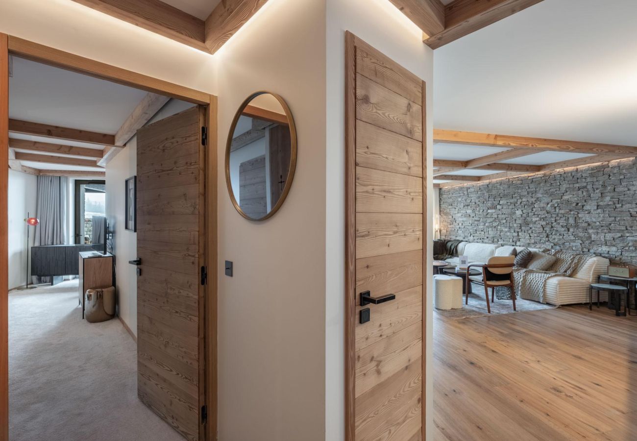 Apartment in Courchevel - Winter Courchevel -- L'Avorio, SKI IN OUT, 8pax