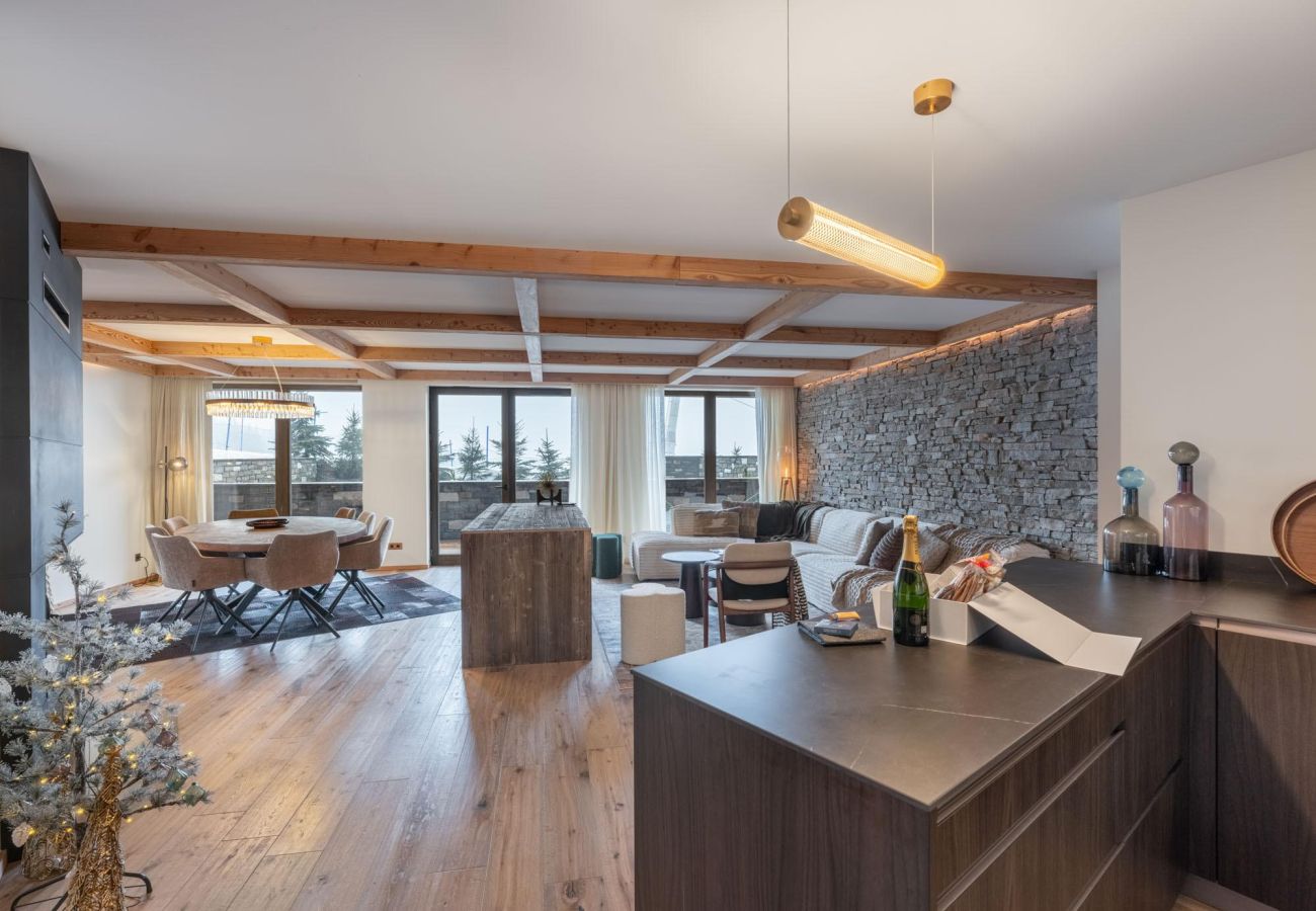 Apartment in Courchevel - Winter Courchevel -- L'Avorio, SKI IN OUT, 8pax