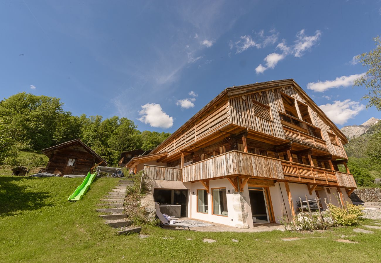 Chalet in La Clusaz - LCZ- Chalet Osmose 22 - Piscine-Sauna-Jacuzzi